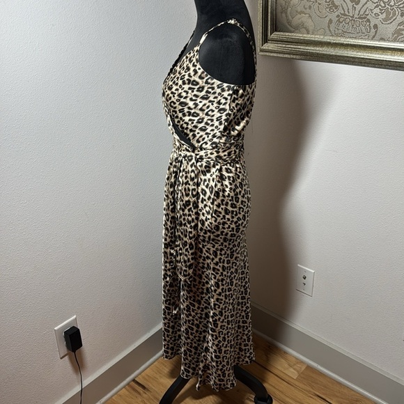 AX Paris animal print silky V cleavage midi dress sleeveless sz 8 - Picture 3 of 6